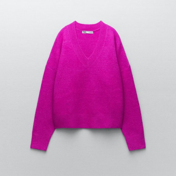 Zara Sweaters - Zara Soft Knit V-Neck Sweater in Fuschia Size Small